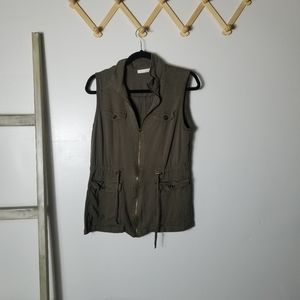 WESTPORT OLIVE UTILITY VEST SIZE MEDIUM (READ FULL DESCRIPTION)